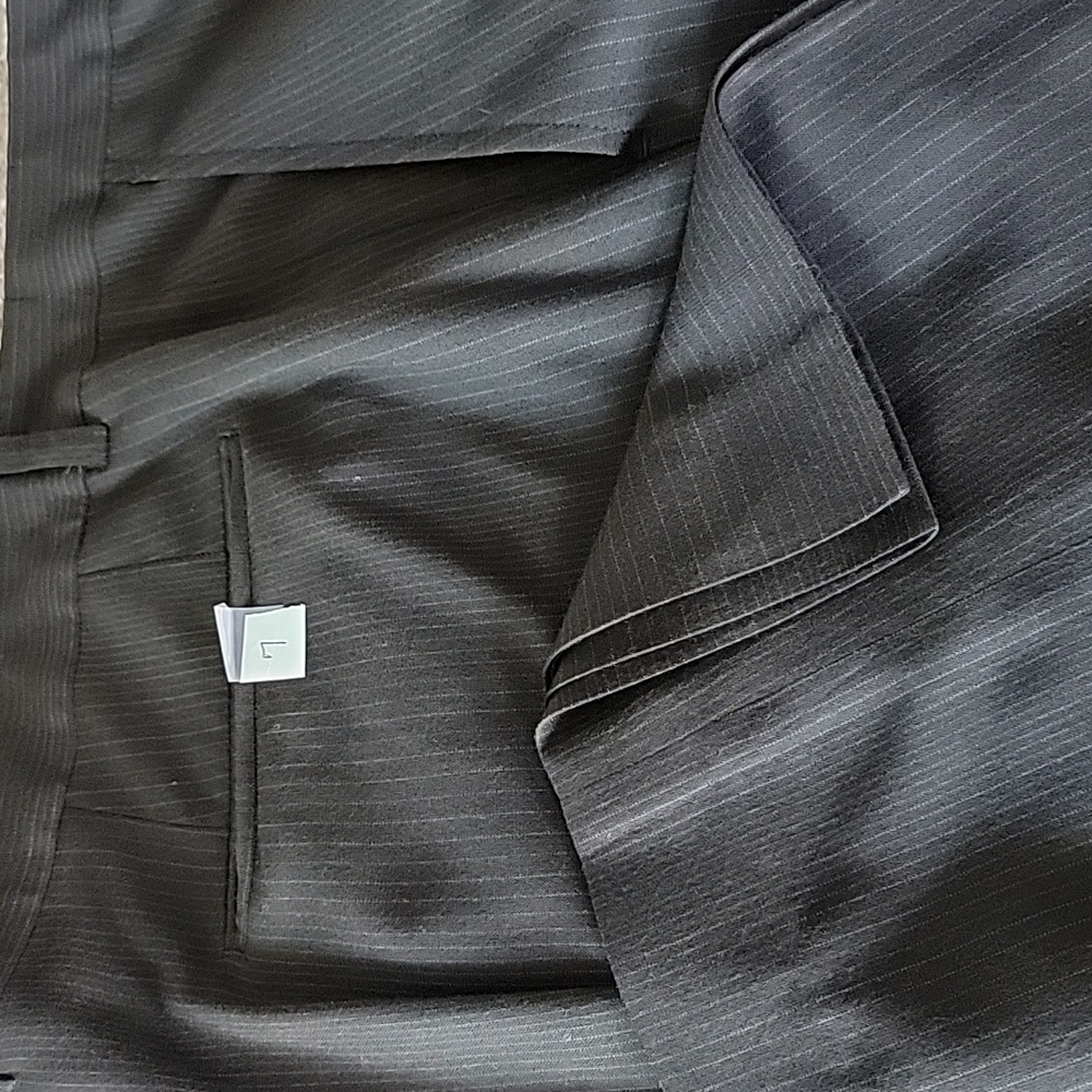 Claiborne pants Size 40, length 30". Lightweight. Black